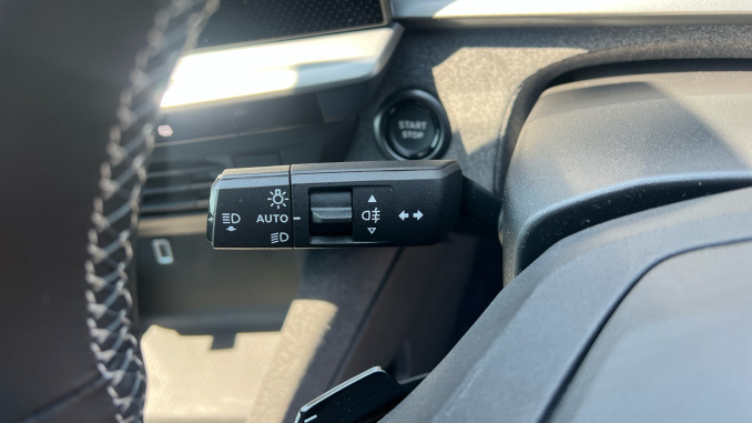 Vauxhall Grandland 157kW Design 73kWh 5dr Auto Electric Hatchback - Image 37